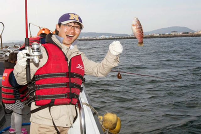 jeju-island-fishing-boat-fishing-tour-japanese-guide-jeju-city-hotel-pick-up-and-drop-off-lunch-fishing-equipment-bait-included_1
